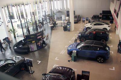 布(bu)局(ju)東(dong)區(qu)/升(sheng)級服務(wu) 探(tan)訪(fang)鄭(zheng)州(zhou)合(he)聚(ju)領(ling)克(ke)體(ti)驗(yan)中心