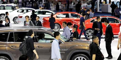 二(er)月汽車銷量驟降近80%，汽車工業(ye)經(jing)濟(ji)面(mian)臨(lin)哪(na)些關(guan)鍵挑(tiao)戰(zhan)與機(ji)遇(yu)